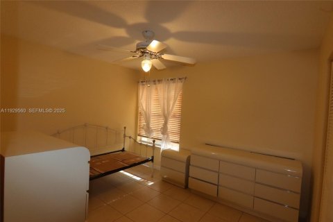 House in Cutler Bay, Florida 3 bedrooms, 127.18 sq.m. № 1988767 - photo 22