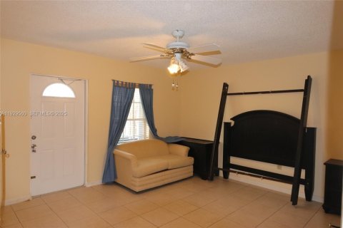 House in Cutler Bay, Florida 3 bedrooms, 127.18 sq.m. № 1988767 - photo 29