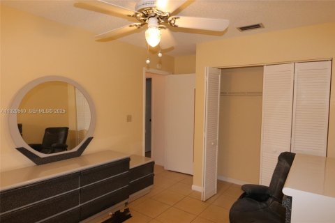 House in Cutler Bay, Florida 3 bedrooms, 127.18 sq.m. № 1988767 - photo 27