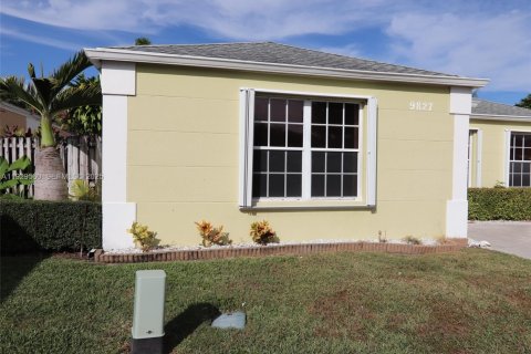 House in Cutler Bay, Florida 3 bedrooms, 127.18 sq.m. № 1988767 - photo 2