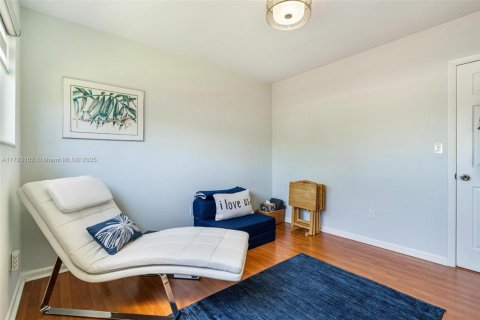 Casa en venta en North Miami Beach, Florida, 4 dormitorios, 194.44 m2 № 1731202 - foto 18