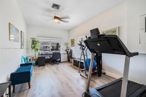 Casa en venta en North Miami Beach, Florida, 4 dormitorios, 194.44 m2 № 1731202 - foto 30