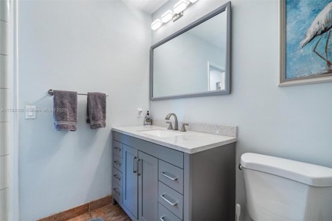 Casa en venta en North Miami Beach, Florida, 4 dormitorios, 194.44 m2 № 1731202 - foto 14