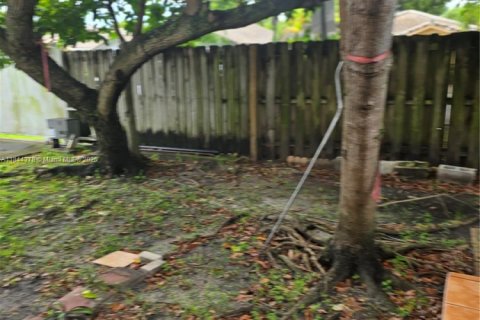 House in Miami, Florida 5 bedrooms, 260.59 sq.m. № 1839466 - photo 7