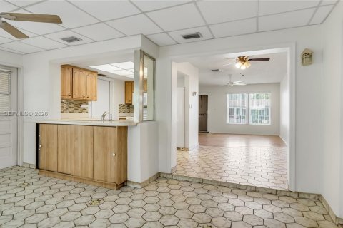 Купить виллу или дом в Тамарак, Флорида 2 спальни, 103.86м2, № 2048042 - фото 8