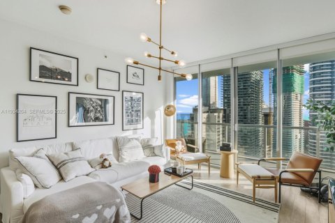 Condominio en alquiler en Miami, Florida, 2 dormitorios, 112.78 m2 № 1993641 - foto 1