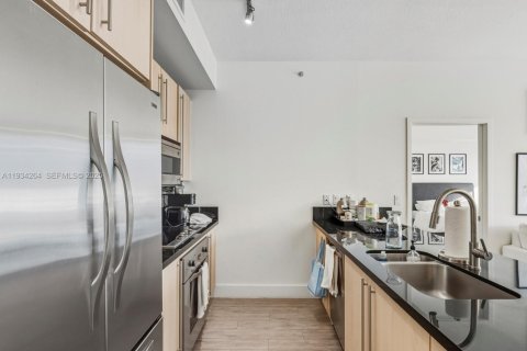 Condominio en alquiler en Miami, Florida, 2 dormitorios, 112.78 m2 № 1993641 - foto 10