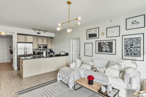 Condominio en alquiler en Miami, Florida, 2 dormitorios, 112.78 m2 № 1993641 - foto 5