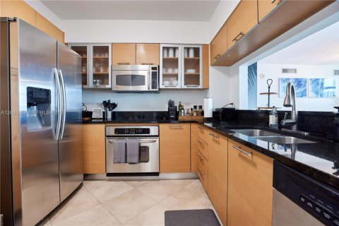 Condo in Miami, Florida, 2 bedrooms  № 2246774 - photo 26