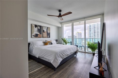 Condo in Miami, Florida, 2 bedrooms  № 2246774 - photo 10
