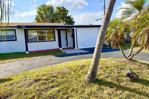 Villa ou maison à vendre à Deerfield Beach, Floride: 4 chambres, 140.28 m2 № 2084090 - photo 2