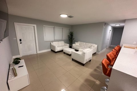 Villa ou maison à vendre à Deerfield Beach, Floride: 4 chambres, 140.28 m2 № 2084090 - photo 13