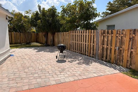 Villa ou maison à vendre à Deerfield Beach, Floride: 4 chambres, 140.28 m2 № 2084090 - photo 10