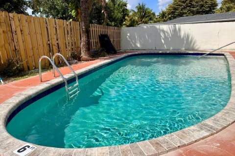 Villa ou maison à vendre à Deerfield Beach, Floride: 4 chambres, 140.28 m2 № 2084090 - photo 7