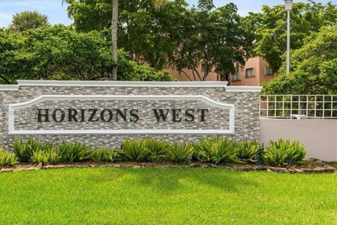 Copropriété à vendre à Miami, Floride: 3 chambres, 96.62 m2 № 2044883 - photo 8