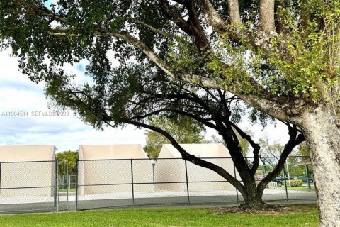 Copropriété à vendre à Miami, Floride: 3 chambres, 96.62 m2 № 2044883 - photo 13