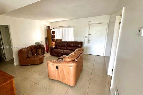 Copropriété à vendre à Miami, Floride: 3 chambres, 96.62 m2 № 2044883 - photo 2