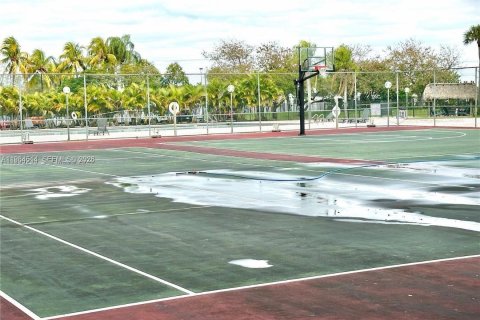 Copropriété à vendre à Miami, Floride: 3 chambres, 96.62 m2 № 2044883 - photo 12