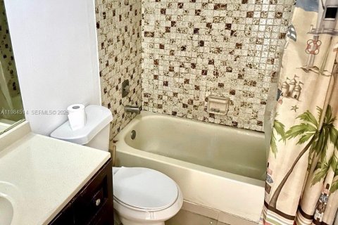 Copropriété à vendre à Miami, Floride: 3 chambres, 96.62 m2 № 2044883 - photo 4
