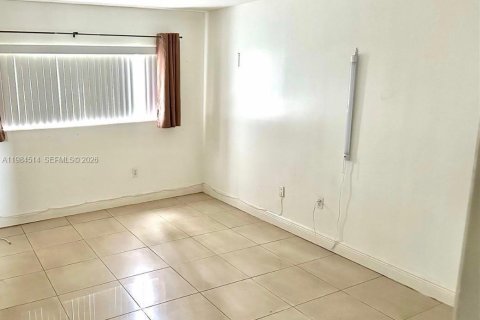 Copropriété à vendre à Miami, Floride: 3 chambres, 96.62 m2 № 2044883 - photo 3