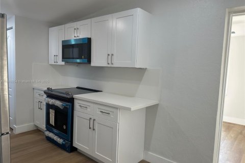 Купить виллу или дом в Опа-Локка, Флорида 3 спальни, 94.02м2, № 1945237 - фото 9