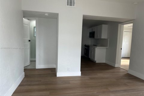 Купить виллу или дом в Опа-Локка, Флорида 3 спальни, 94.02м2, № 1945237 - фото 3