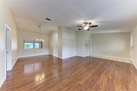 Villa ou maison à vendre à Bradenton, Floride: 3 chambres, 187.29 m2 № 2354607 - photo 8