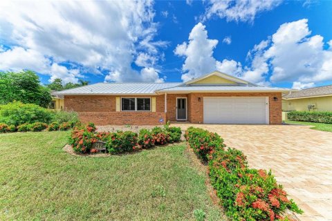Casa en Bradenton, Florida 3 dormitorios, 187.29 m2 № 2354607