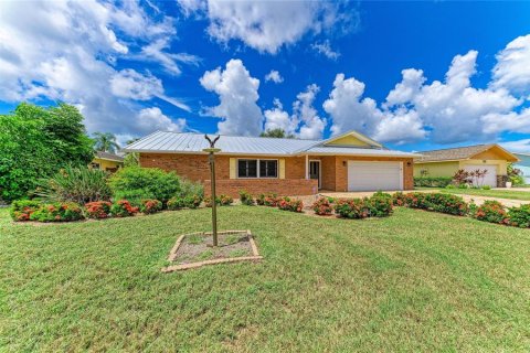 Villa ou maison à vendre à Bradenton, Floride: 3 chambres, 187.29 m2 № 2354607 - photo 3