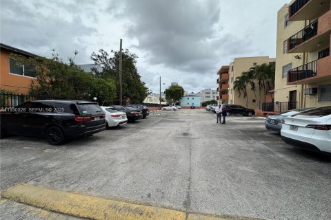 Снять в аренду кондоминиум в Майами, Флорида 2 спальни, 74.41м2, № 2034468 - фото 15