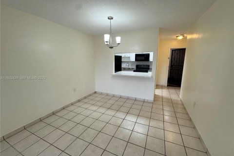 Снять в аренду кондоминиум в Майами, Флорида 2 спальни, 74.41м2, № 2034468 - фото 9