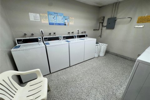 Снять в аренду кондоминиум в Майами, Флорида 2 спальни, 74.41м2, № 2034468 - фото 19