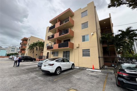 Снять в аренду кондоминиум в Майами, Флорида 2 спальни, 74.41м2, № 2034468 - фото 16