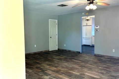 Villa ou maison à louer à Clearwater, Floride: 2 chambres, 130.71 m2 № 2167870 - photo 5