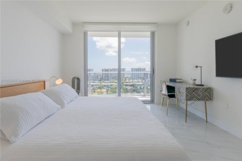 Condo in Sunny Isles Beach, Florida, 2 bedrooms  № 1871638 - photo 10