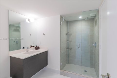 Condo in Sunny Isles Beach, Florida, 2 bedrooms  № 1871638 - photo 8