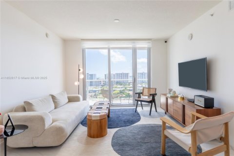 Condo in Sunny Isles Beach, Florida, 2 bedrooms  № 1871638 - photo 1