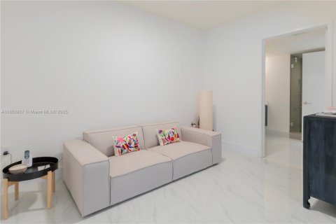 Condo in Sunny Isles Beach, Florida, 2 bedrooms  № 1871638 - photo 7