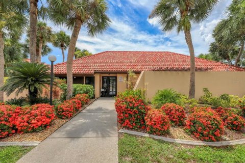 Condominio en alquiler en Port Charlotte, Florida, 2 dormitorios, 72.74 m2 № 228177 - foto 3
