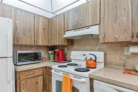 Condominio en alquiler en Port Charlotte, Florida, 2 dormitorios, 72.74 m2 № 228177 - foto 4