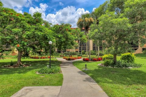 Condominio en alquiler en Port Charlotte, Florida, 2 dormitorios, 72.74 m2 № 228177 - foto 2
