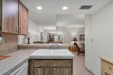 Condominio en alquiler en Port Charlotte, Florida, 2 dormitorios, 72.74 m2 № 228177 - foto 6