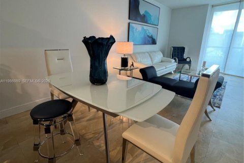 Купить кондоминиум в Майами, Флорида 1 спальня, 91.42м2, № 2045000 - фото 2