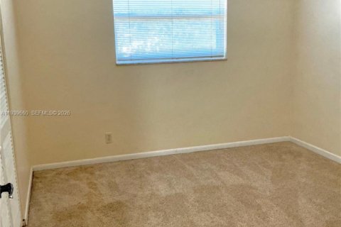 Condo in Hollywood, Florida, 2 bedrooms  № 1997016 - photo 10