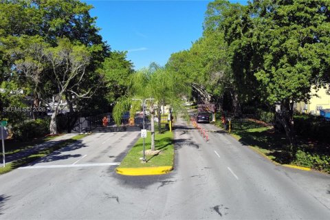 Condo in Hollywood, Florida, 2 bedrooms  № 1997016 - photo 3