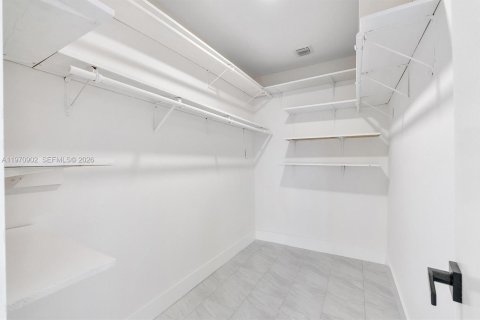 Купить виллу или дом в Лодерхилл, Флорида 4 спальни, 167.04м2, № 2042948 - фото 18