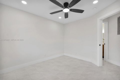 Купить виллу или дом в Лодерхилл, Флорида 4 спальни, 167.04м2, № 2042948 - фото 21