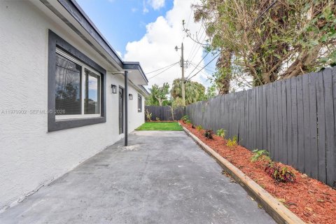 Купить виллу или дом в Лодерхилл, Флорида 4 спальни, 167.04м2, № 2042948 - фото 27