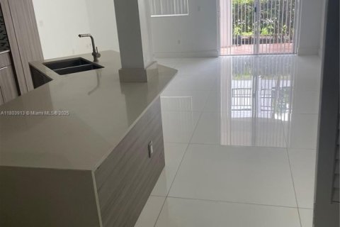 Снять в аренду кондоминиум в Авентура, Флорида 2 спальни, 95.13м2, № 1756519 - фото 1