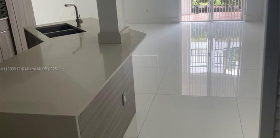 Кондоминиум с 2 спальнями в Авентура, Флорида № 1756519